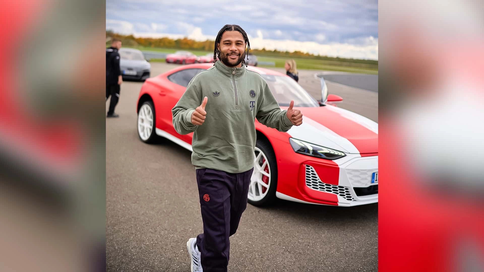 Audi ubergibt neue dienstwagen an fc bayern munchen (1)